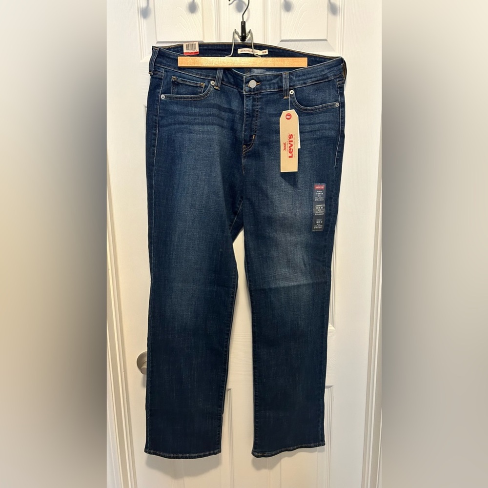 NWT Levi’s Plus Size 16W 414 relaxed straight leg jeans